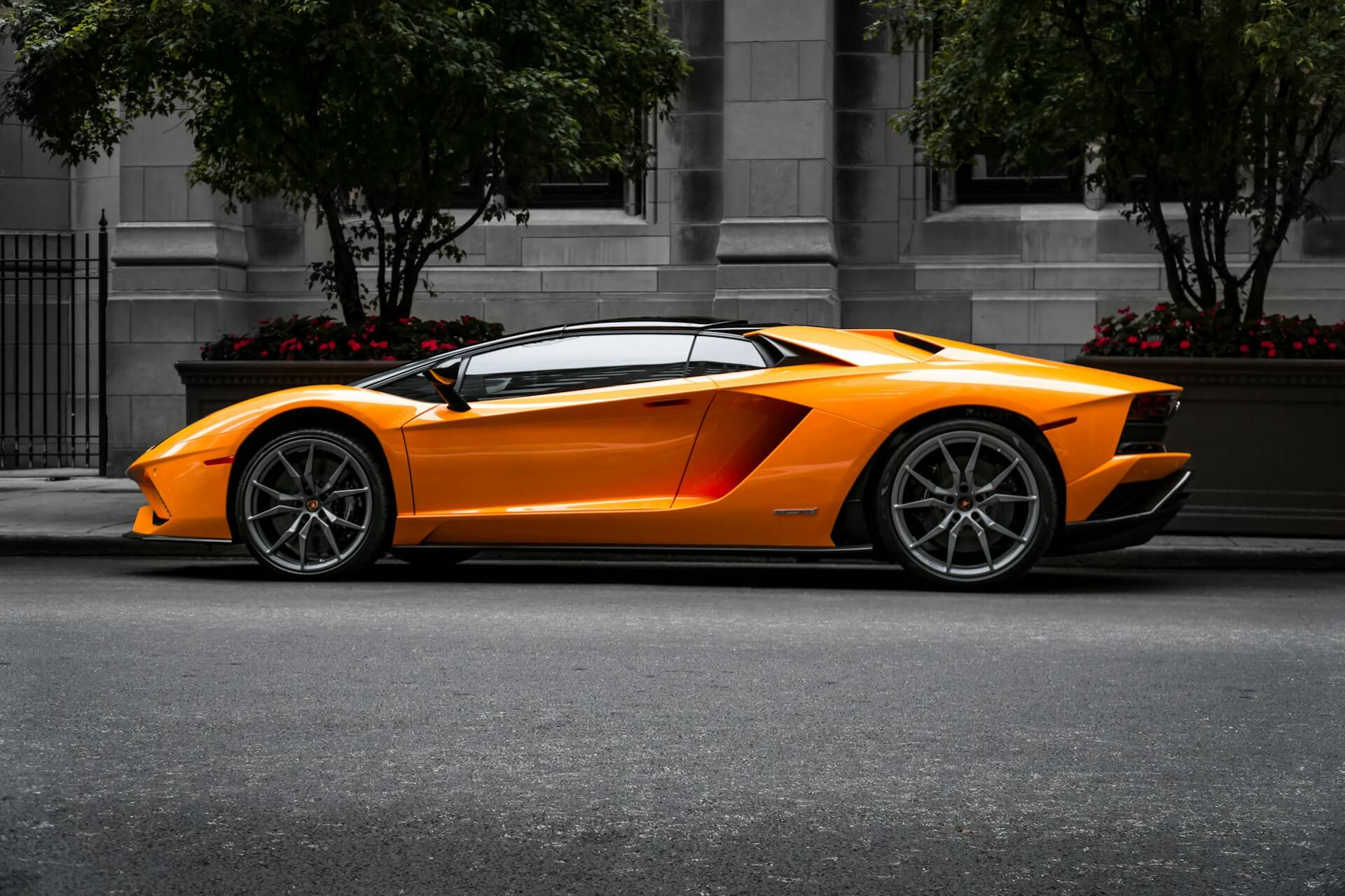 Parked luxury car. Image by Unsplash
