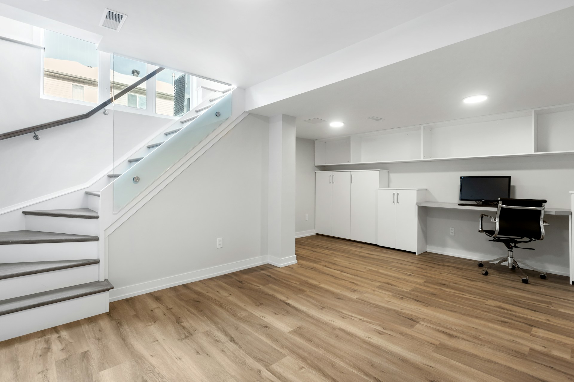 Finished basement, office. Image by Unsplash